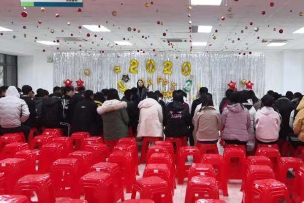 江苏98098j彩票网涂装开展庆元旦迎新年活动